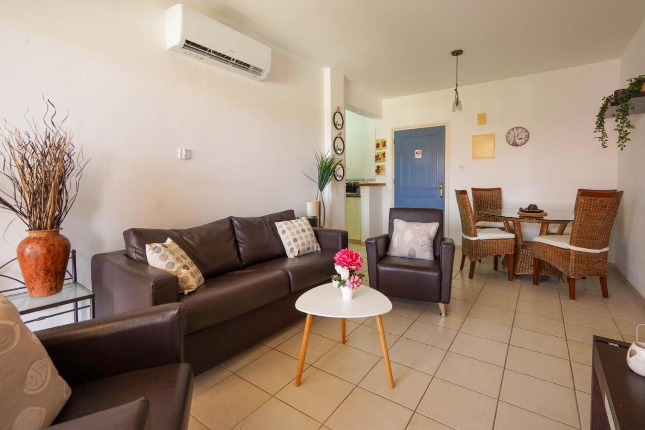 Resitour - Regina Gardens Apartment Paphos Bagian luar foto