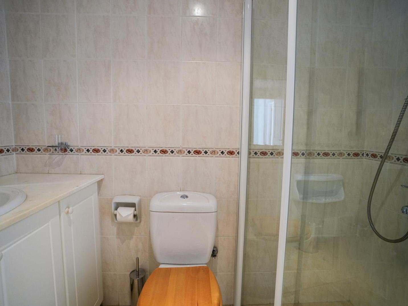 Resitour - Regina Gardens Apartment Paphos Bagian luar foto