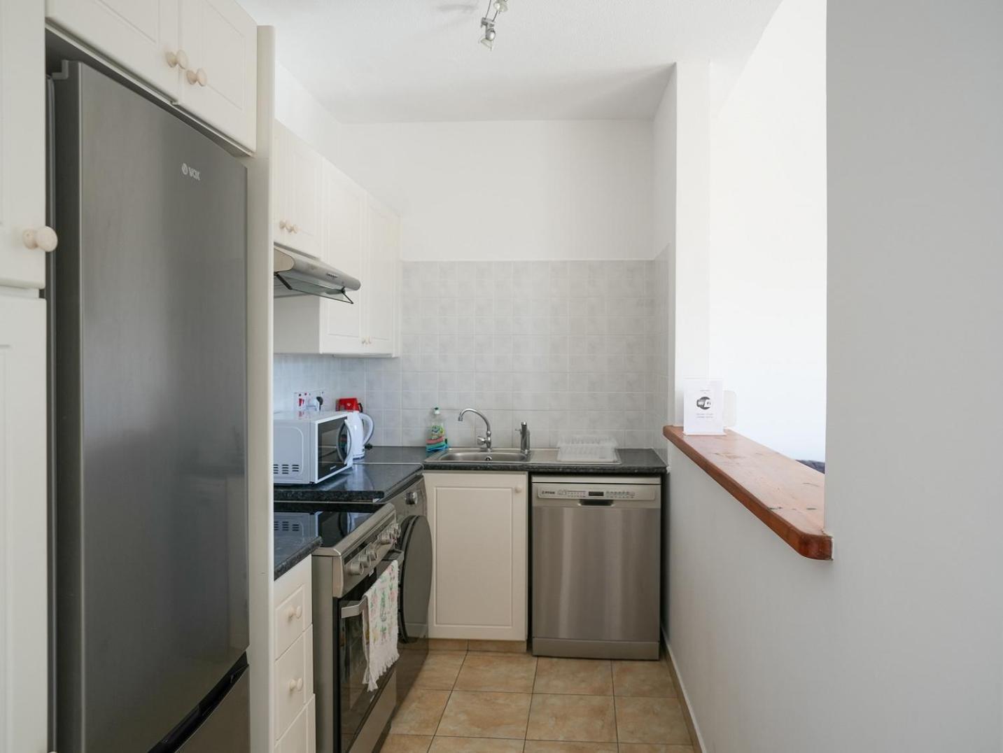 Resitour - Regina Gardens Apartment Paphos Bagian luar foto