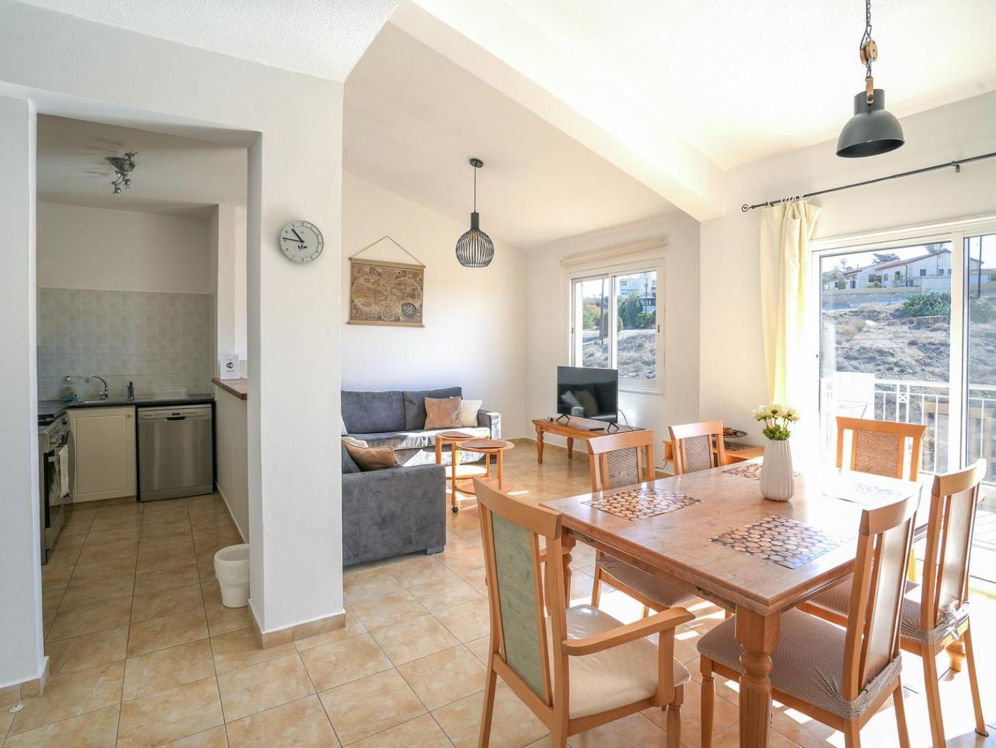 Resitour - Regina Gardens Apartment Paphos Bagian luar foto